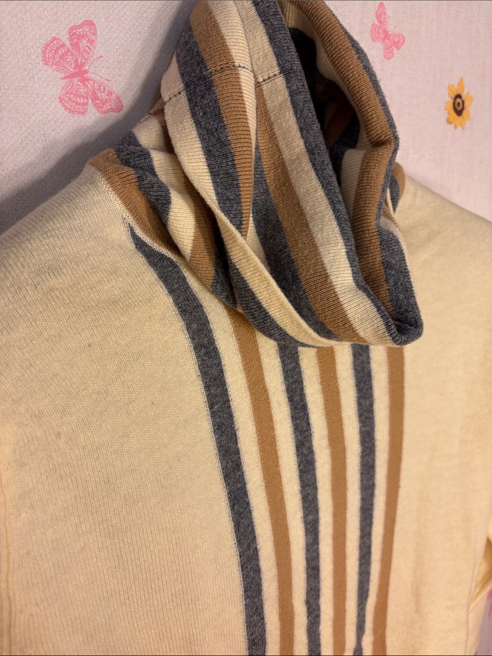 Vintage Jaeger - 100% Lambswool Cream Striped Turtleneck Sweater - Picture 3 of 9